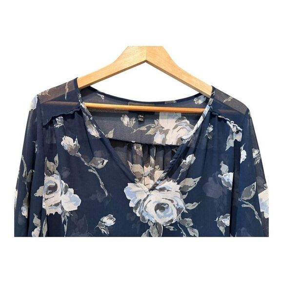 Lane Bryant Women’s Sheer Top Blue Floral V-Neck Blouse Size 18/20 - Picture 4 of 15